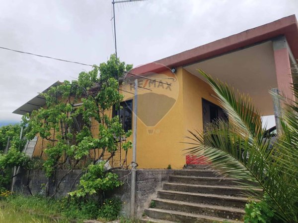casa indipendente in vendita ad Adrano