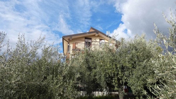 casa indipendente in vendita ad Adrano