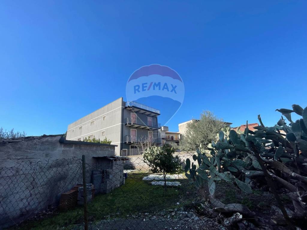 casa indipendente in vendita ad Adrano