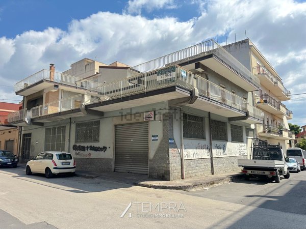 casa indipendente in vendita ad Adrano
