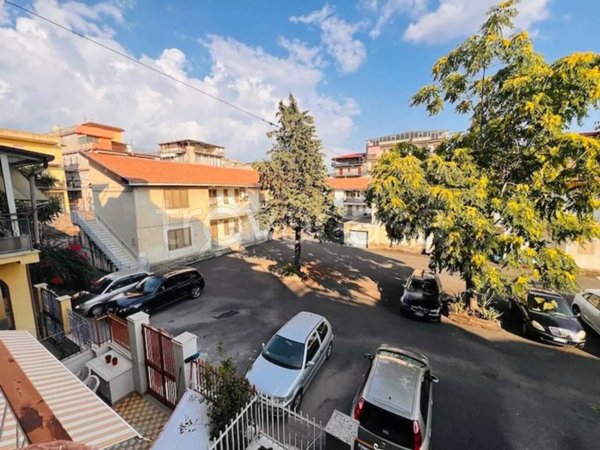 casa indipendente in vendita ad Adrano