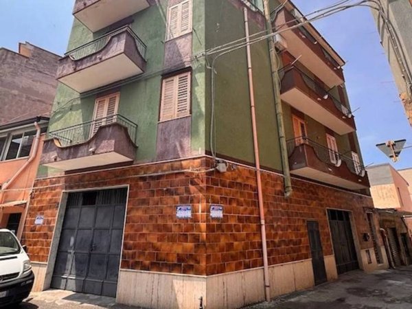 casa indipendente in vendita ad Adrano