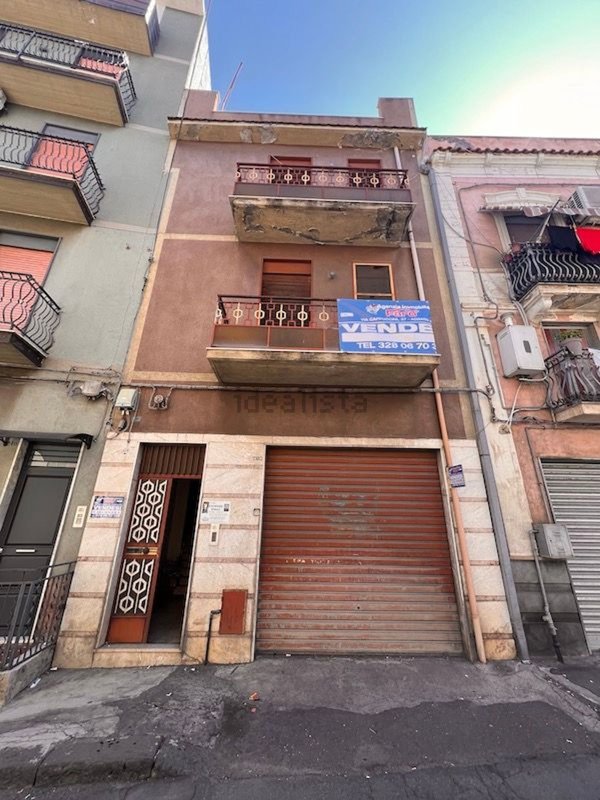 casa indipendente in vendita ad Adrano