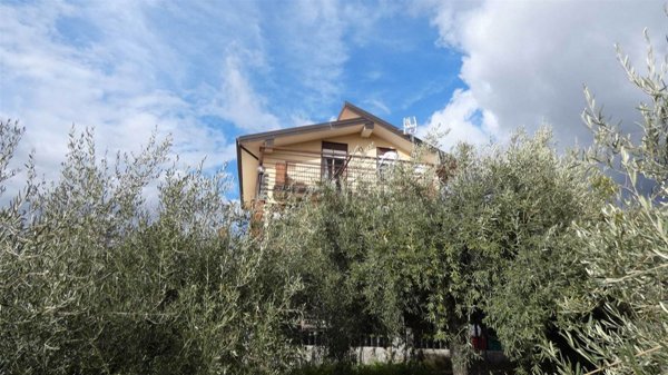 casa indipendente in vendita ad Adrano