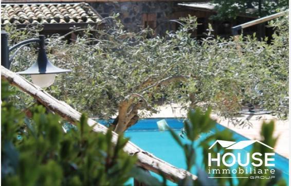 intera palazzina in vendita ad Adrano