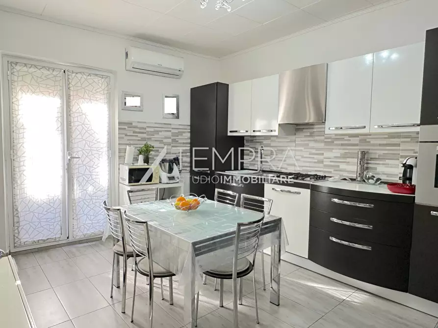 casa indipendente in vendita ad Adrano