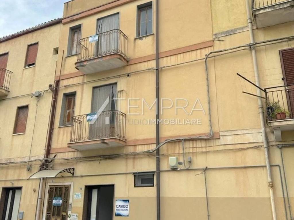 casa indipendente in vendita ad Adrano