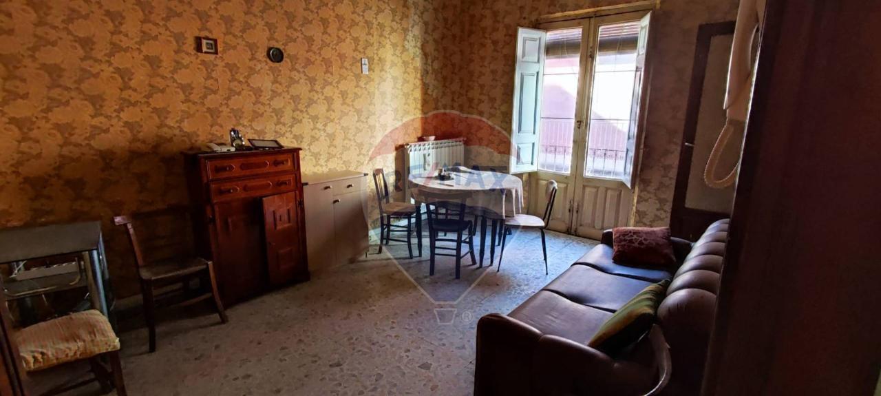 casa indipendente in vendita ad Adrano