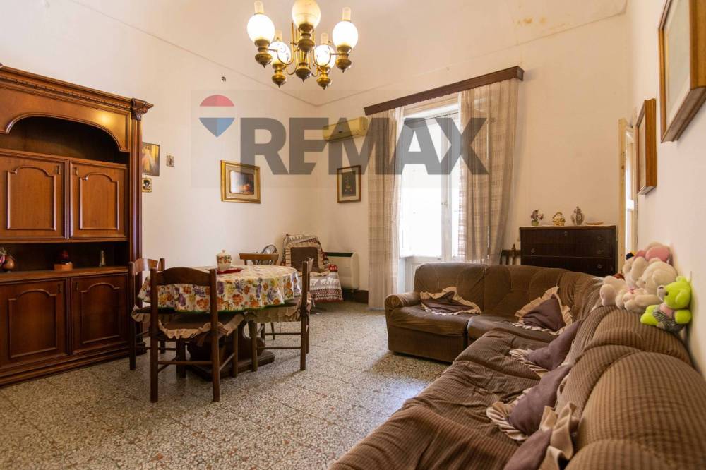casa indipendente in vendita ad Adrano