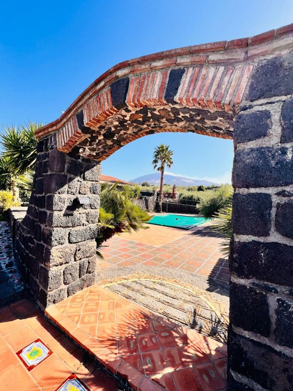 casa indipendente in vendita ad Adrano