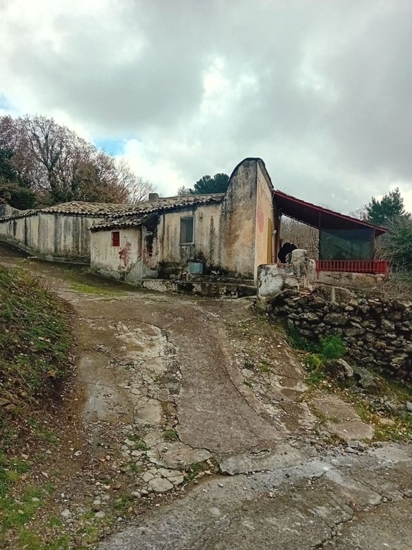 quadrivano in vendita ad Adrano