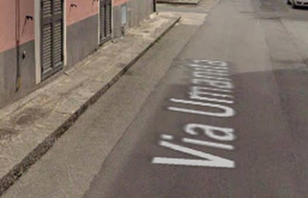 locale commerciale in vendita ad Adrano