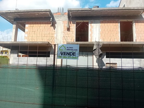 casa indipendente in vendita ad Adrano