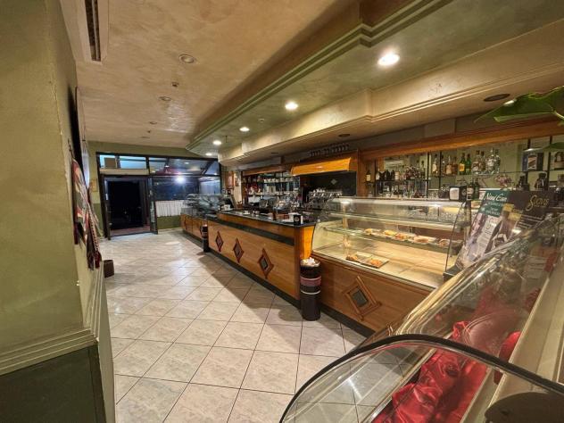 negozio in vendita ad Adrano