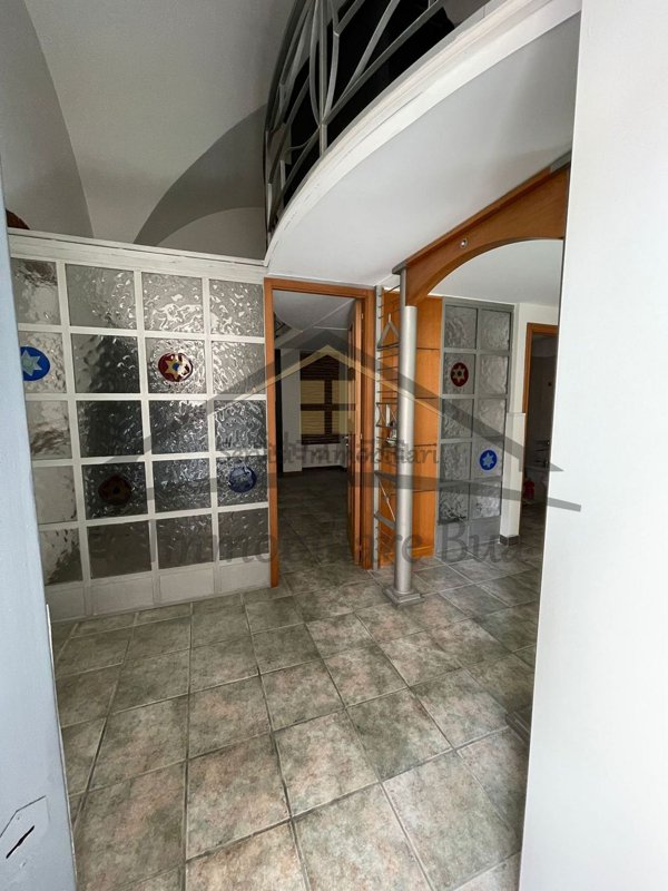 ufficio in vendita ad Adrano