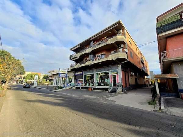 casa indipendente in vendita ad Adrano