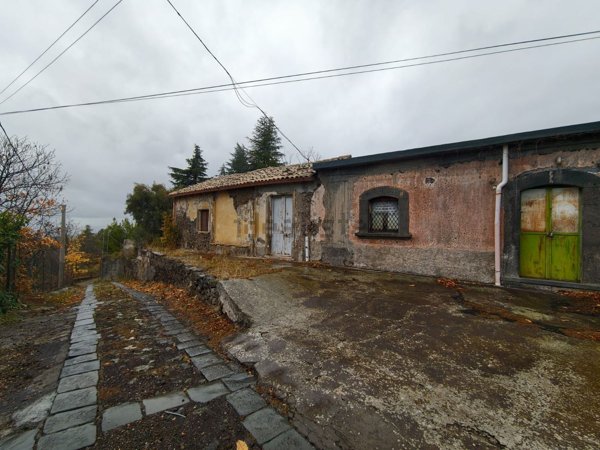 casale in vendita ad Adrano