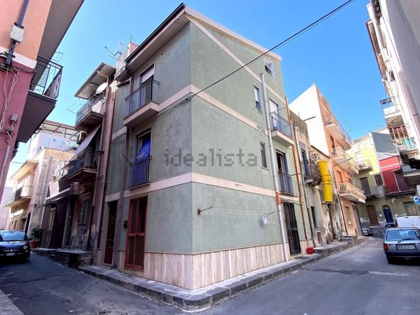 casa indipendente in vendita ad Adrano