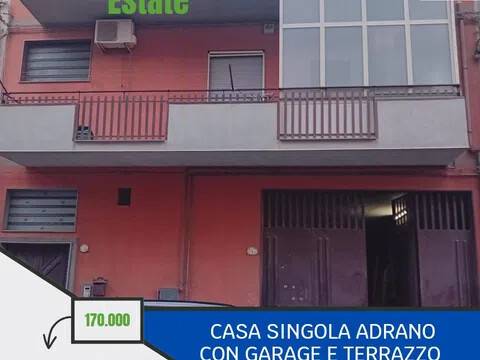 casa indipendente in vendita ad Adrano