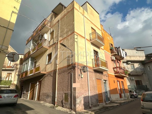 appartamento in vendita ad Adrano