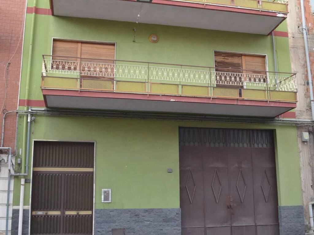 pentavano in vendita ad Adrano