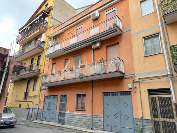 casa indipendente in vendita ad Adrano