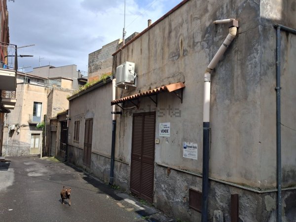 casa indipendente in vendita ad Adrano