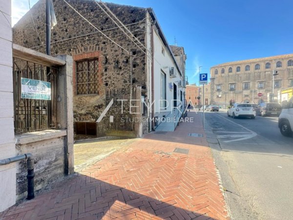 casa semindipendente in vendita ad Adrano