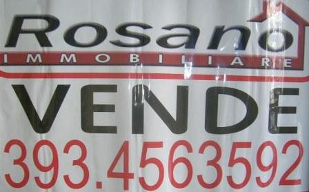 locale commerciale in vendita ad Adrano
