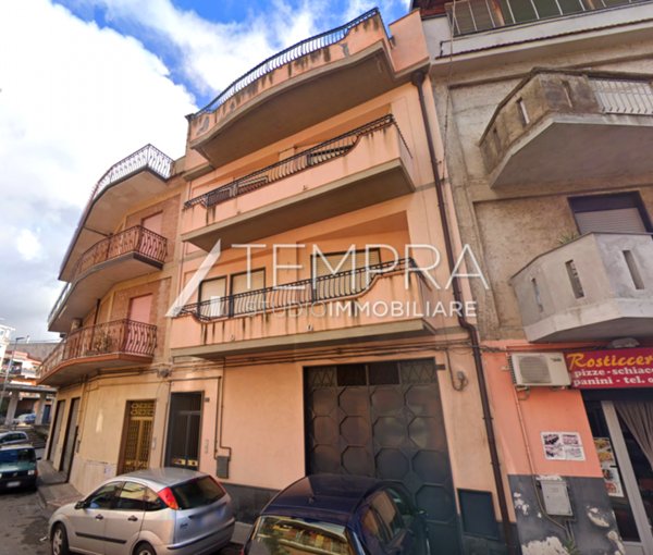 casa indipendente in vendita ad Adrano