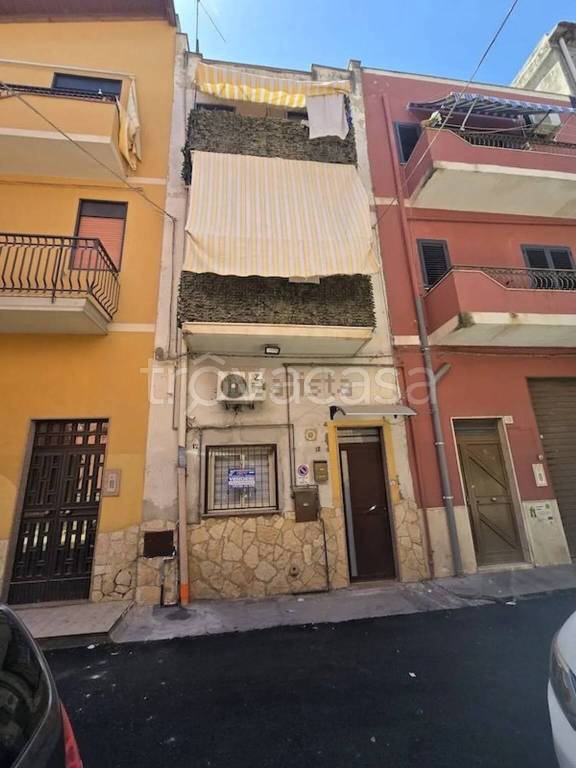 casa indipendente in vendita ad Adrano