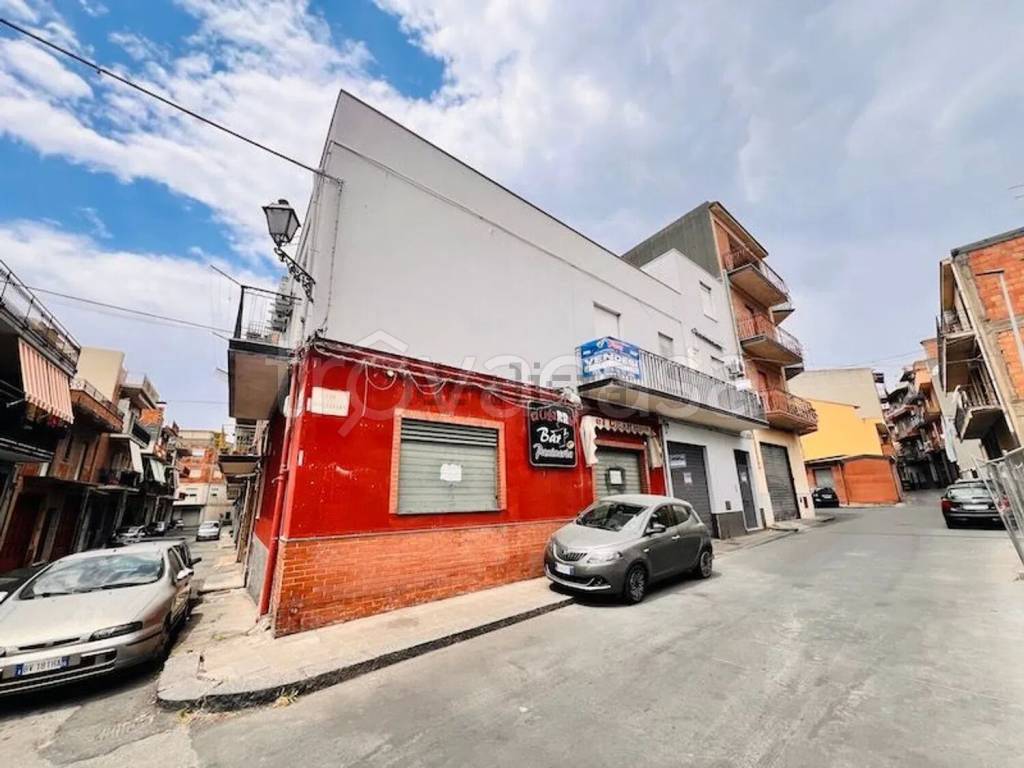 casa indipendente in vendita ad Adrano