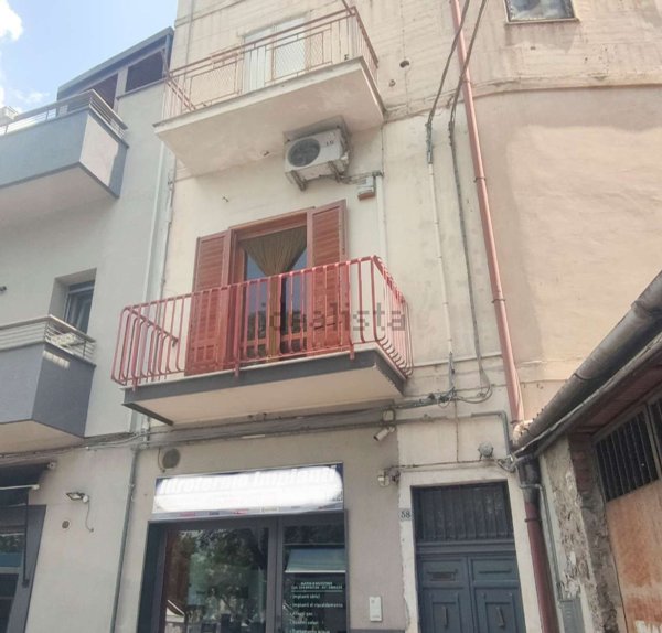 casa indipendente in vendita ad Adrano