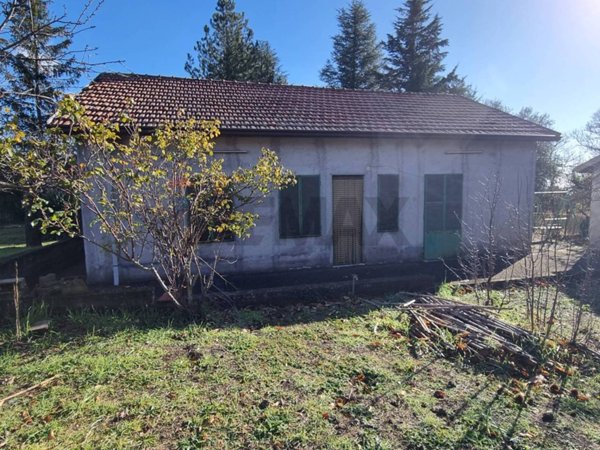 casa indipendente in vendita ad Adrano