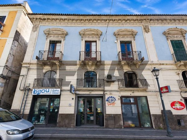 casa indipendente in vendita ad Adrano