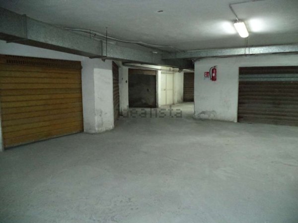 box auto in vendita ad Adrano