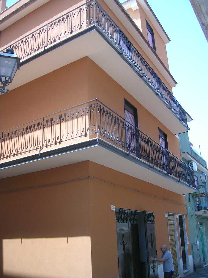casa indipendente in vendita ad Adrano