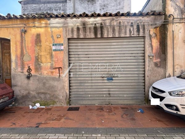 box auto in vendita ad Adrano
