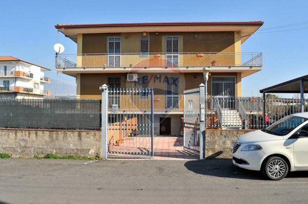 casa indipendente in vendita a Belpasso in zona Piano Tavola