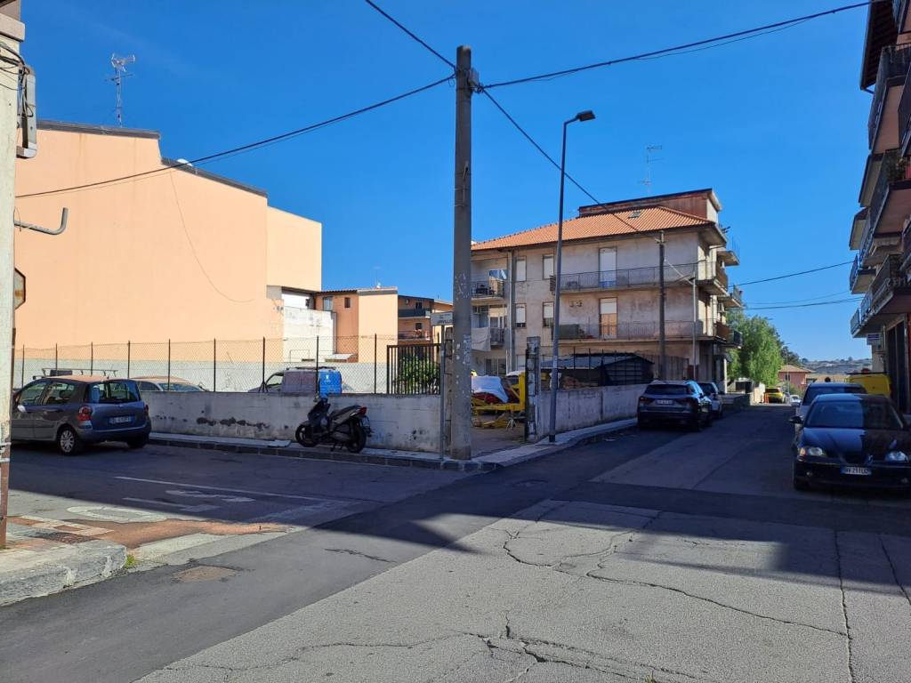 terreno edificabile in vendita a Belpasso in zona Piano Tavola