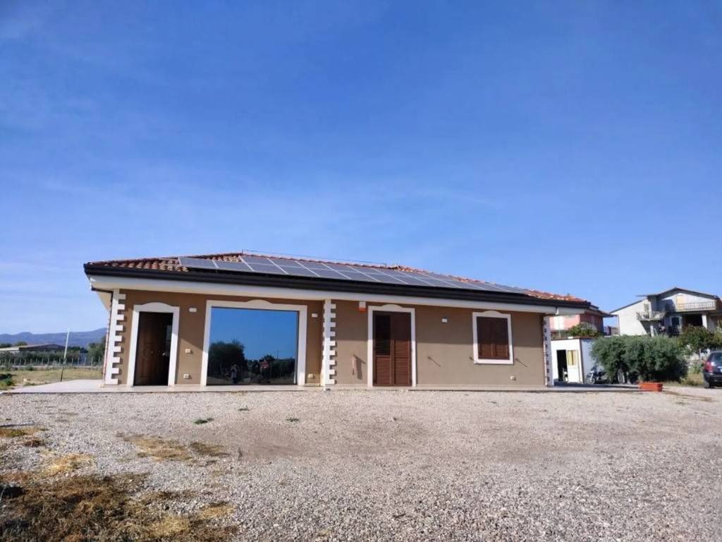 casa indipendente in vendita a Belpasso