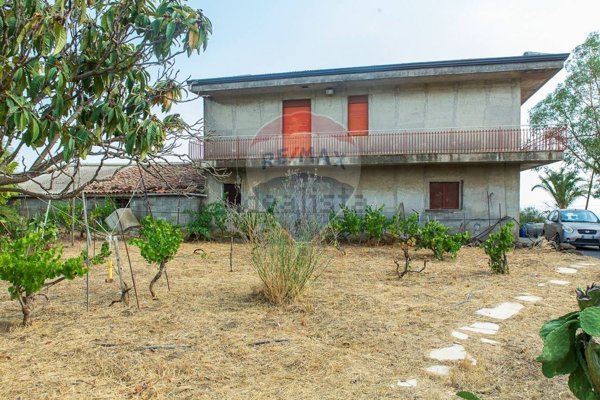 casa indipendente in vendita a Belpasso