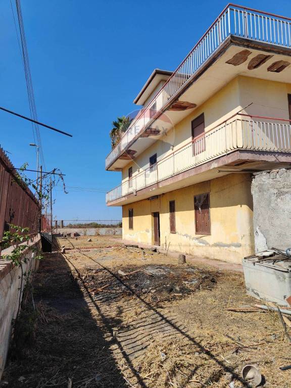 casa indipendente in vendita a Belpasso in zona Piano Tavola