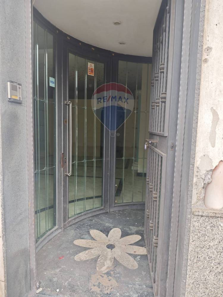 locale commerciale in vendita a Belpasso in zona Piano Tavola