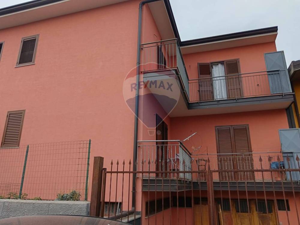 casa indipendente in vendita a Belpasso