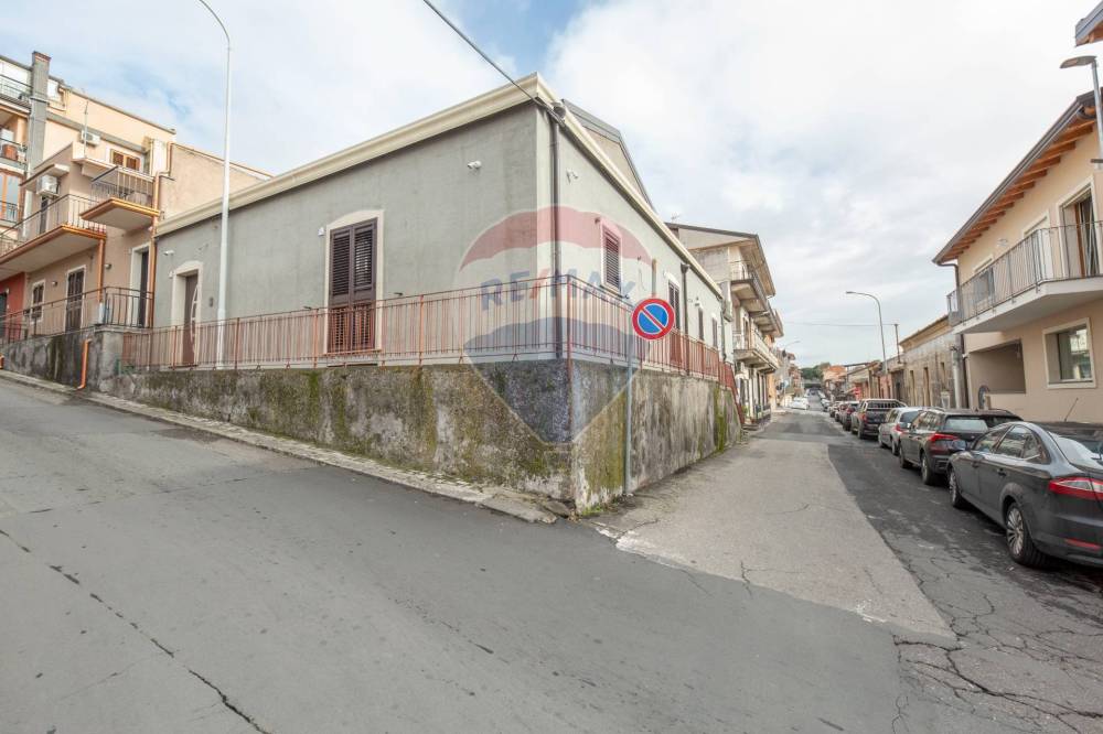 casa indipendente in vendita a Belpasso