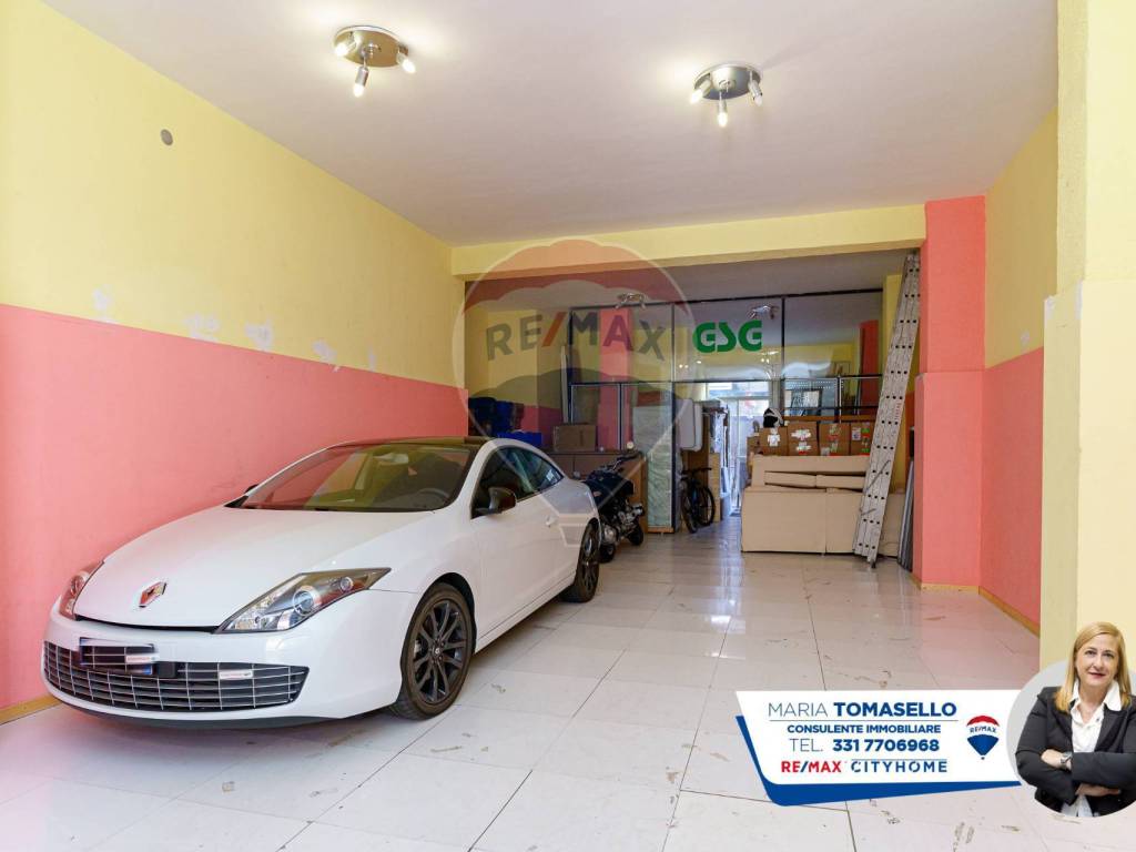 locale di sgombero in vendita a Belpasso