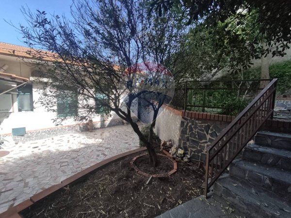 casa indipendente in vendita a Belpasso
