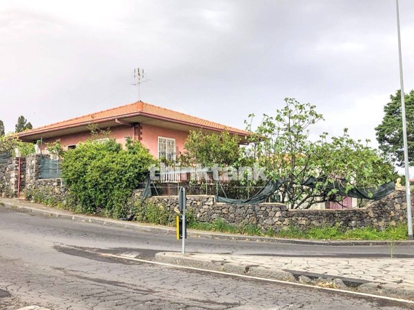 casa indipendente in vendita a Belpasso