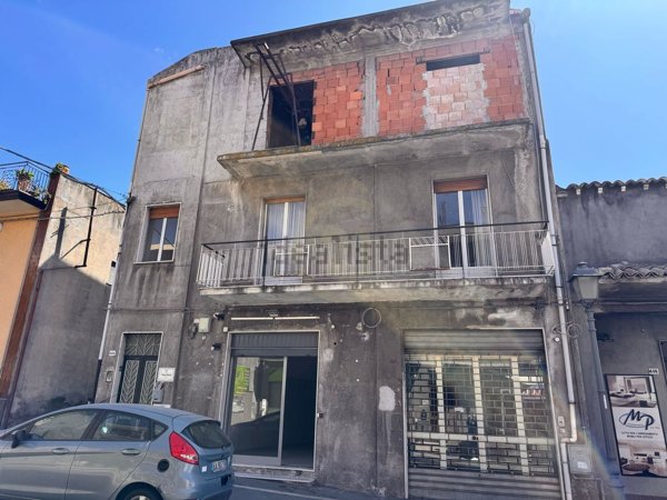 esavano in vendita a Belpasso